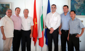 From left to right, The Economic Counselor, Mr. Aleksandar Aleksandrov CEEC’s Vice-Chairman, Mr. Csaba Bundik The Ambassador, H.E. Mr. Evgueni Stoytchev CEEC’s Chairman, Mr. Marko Moric CEEC’s Executive Committee Member, Mr. Ivan Kashukeev Mr. Nguyen Viet Cuong, Bulviet Ltd.